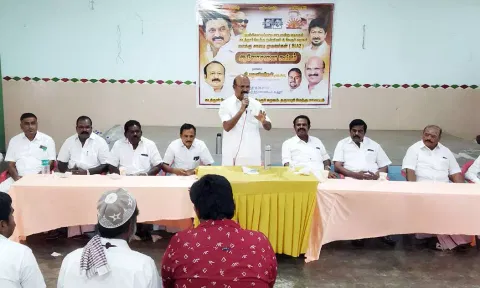 கடத்தூரில் தி.மு.க வாக்குசாவடி முகவர்கள் கூட்டம்