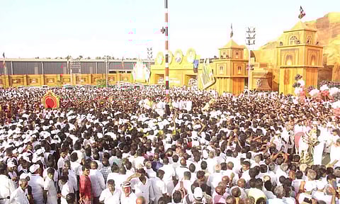 சித்திரை திருவிழாவை மிஞ்சிய அ.தி.மு.க. மாநாட்டு கூட்டம்