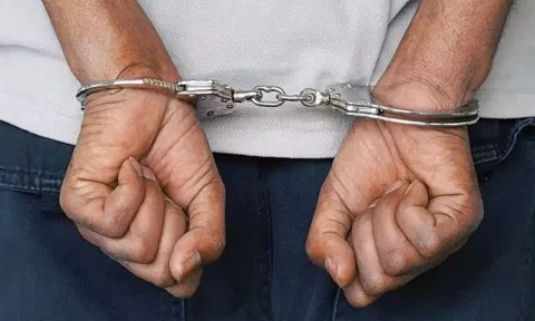 முயல் வேட்டையில் ஈடுபட்ட 2 பேர் கைது