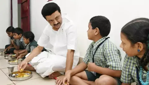 நாமக்கல் மாவட்டத்தில் உள்ள 773 அரசு தொடக்கப்பள்ளிகளில்  முதல்-அமைச்சரின் காலை உணவு திட்டம்