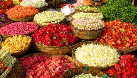 நாமக்கல் பூ மார்க்கெட்டில் பூக்கள் விலை கிடுகிடு உயர்வு