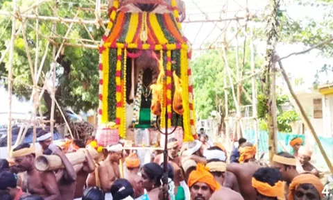 உடன்குடி சந்தையடியூர் நாராயண சுவாமி கோவிலில் பால் திருவிழா