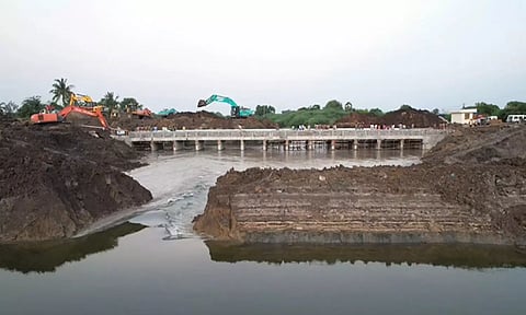 பரவனாற்று பணி முடிவடைந்துள்ள காட்சி.
