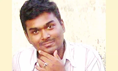 லால்குடி அருகே அரசு கல்லூரி மாணவிகளுக்கு பாலியல் தொல்லை கொடுத்த பேராசிரியர் கைது