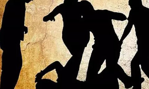 புதுச்சேரியில் அரசு பல்கலைக்கூட மாணவர்கள் திடீர் மோதல்- போலீசார் குவிப்பு