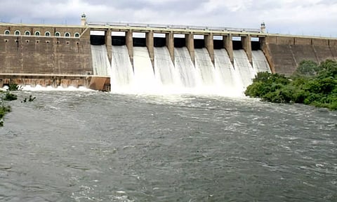 பவானிசாகர் அணையில் இருந்து கீழ்பவானி வாய்க்காலில் தண்ணீர் திறப்பு 1,800 கன அடியாக அதிகரிப்பு