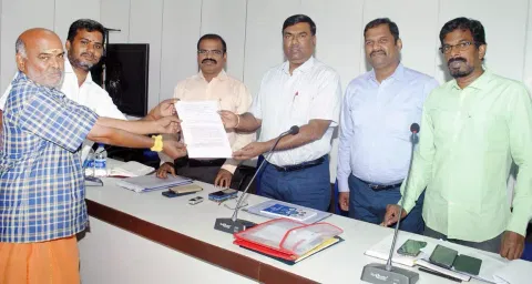 மத்திய கூட்டுறவு வங்கி ஆய்வுக்கூட்டம்