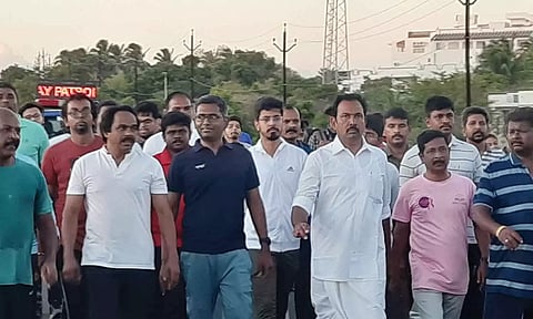 "நடப்போம் நலம் பெறுவோம்" என்னும் நோக்கத்தில் கன்னியாகுமரியில் நடைபயணம் மேற்கொண்ட அமைச்சர்கள்