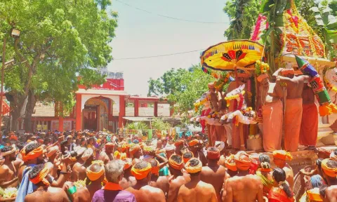 சாமிதோப்பு அய்யா வைகுண்டசாமி தலைமைப்பதியில் ஆவணி திருவிழா தேரோட்டம்