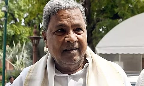 மாணவர்களுக்கு தெரிந்த மொழியில் தேர்வுகள் நடத்தப்பட வேண்டும்: சித்தராமையா