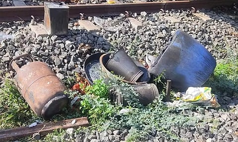 மதுரை ரெயில் தீ விபத்து: பாதுகாப்பு குறித்து கண்காணிக்க தவறிய 45 அதிகாரிகளுக்கு சம்மன் அனுப்ப முடிவு