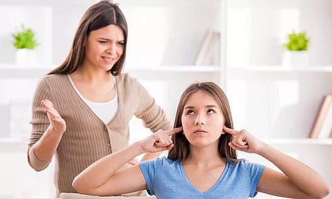 கட்டுப்பாட்டை மீறிய பதின் பருவத்தினரை மீட்டெடுக்கும் வழிகள்