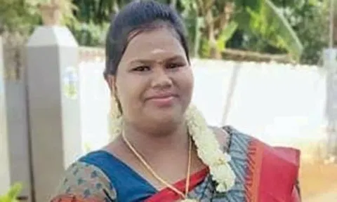 திருச்செந்தூர் அருகே உணவு செரிமானம் ஆகாததால் குளிர்பானம் குடித்த இளம்பெண் மரணம்