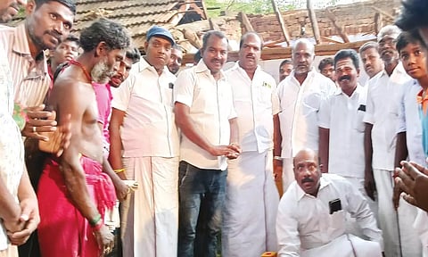 கடையம் அருகே ரூ.20 லட்சத்தில் பல்நோக்கு கட்டிடம்-மனோஜ் பாண்டியன் எம்.எல்.ஏ. அடிக்கல் நாட்டினார்