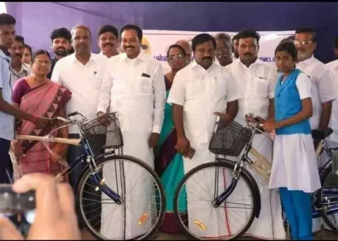 732 பள்ளி மாணவ, மாணவர்களுக்கு விலையில்லா சைக்கிள்