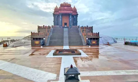 கன்னியாகுமரி கடலில் விவேகானந்தர் நினைவு மண்டபம் நிறுவிய 53-வது ஆண்டு விழா