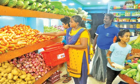 நாகர்கோவில் மார்க்கெட்டில் காய்கறி விலை குறைந்தது