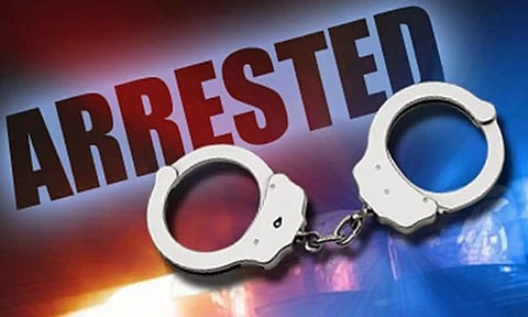 மது-புகையிலை பொருட்கள் விற்ற 3 பேர் கைது