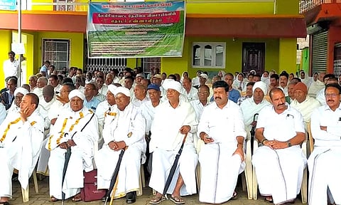 நீலகிரி மாவட்டத்தில் தேயிலை விவசாயிகள் உண்ணாவிரத  போராட்டத்திற்கு அ.தி.மு.க ஆதரவு