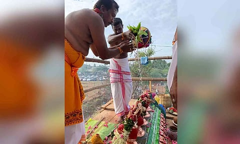 கும்பாபிஷேக விழா நடைபெற்றக் காட்சி.