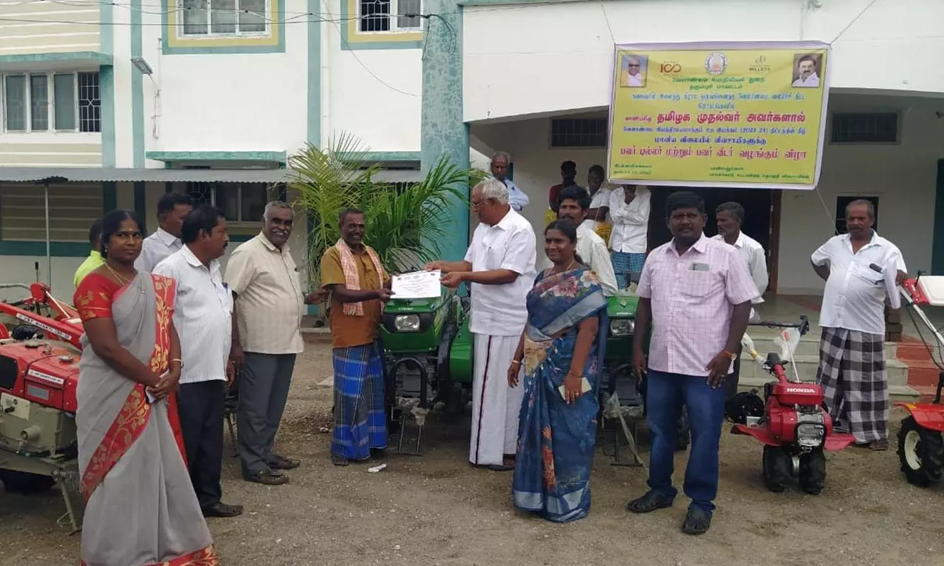 விவசாயிகளுக்கு மானிய விலையில்  வேளாண் கருவிகள்