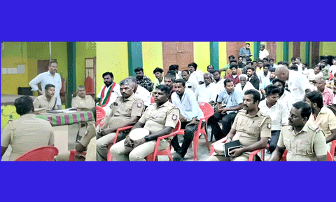 ஆலோசனை கூட்டத்தில் கலந்து கொண்டவர்களை படத்தில் காணலாம்.