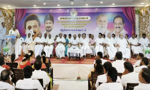 கூட்டத்தில் அமைச்சர் அர.சக்கரபாணி பேசினார்.
