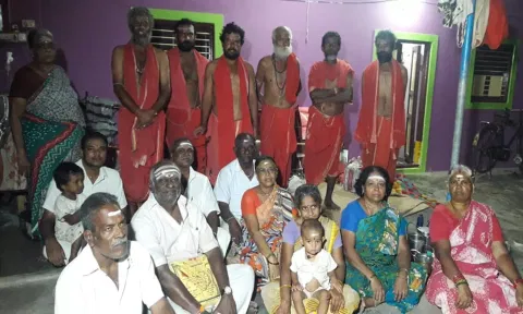 கங்கோத்திரியிலிருந்து நடைபயணமாக ராமேஸ்வரம் செல்லும்சிவனடியார்குழுவினர் எல்.என்.புரத்தில் இரவு தங்கி ஆசி வழங்கினர்.