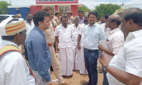 &nbsp;பரமக்குடி இமானுவேல் சேகரன் நினைவிடத்தில் ஏற்பாடுகளை கலெக்டர் விஷ்ணு சந்திரன், போலீஸ் சூப்பிரண்டு தங்கதுரை ஆய்வு செய்தனர்.