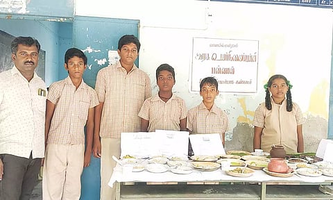 பள்ளியில் அறிவியல் கண்காட்சி நடந்தது.