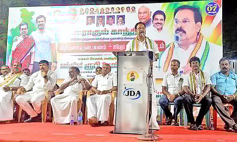 பொதுக்கூட்டத்தில் ரூபிமனோகரன் எம்.எல்.ஏ. பேசிய போது எடுத்தபடம்.