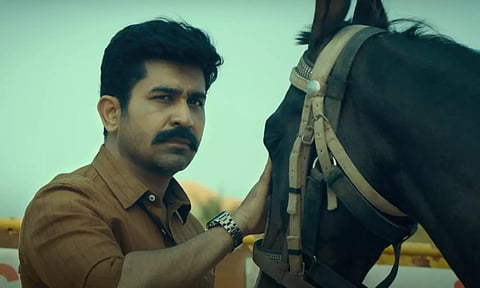 இணையத்தில் ட்ரெண்டாகும் ரத்தம் டிரைலர்