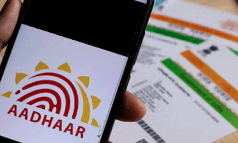 ஈரோடு மாவட்டத்தில் ரேஷன் கார்டில் 10 ஆயிரம் பேர் ஆதார் எண்ணை இணைக்கவில்லை