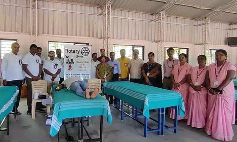 இரத்த தான முகாம் நடைபெற்ற காட்சி.