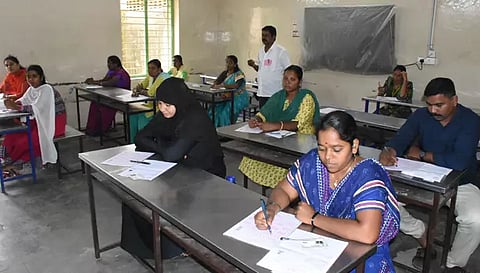 சேலத்தில் வட்டார கல்வி அலுவலர்களுக்கு எழுத்து தேர்வு