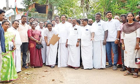 குளப்புறம் ஊராட்சி பகுதியில் ரூ.47 லட்சம் மதிப்பீட்டில் சாலை பணிகள்