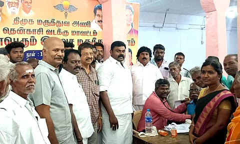 மருத்துவ முகாம் நடைபெற்றபோது எடுத்த படம்.