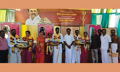 குமரகோட்டம் முருகன் கோவிலில் 3 ஜோடிகளுக்கு இலவச திருமணம்- 29 வகை சீர்வரிசையும் வழங்கப்பட்டது