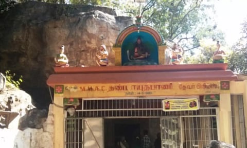 பாம்பாட்டி சித்தர் சன்னதி