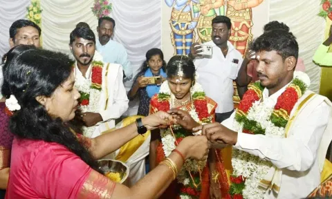 கலெக்டர் ஷஜீவனா தலைமையில் திருமணம் நடைபெற்றது.