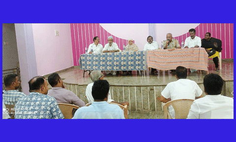 தொண்டியில் ஆக்கிரமிப்புகள் அகற்றுவது குறித்து கூட்டம் நடைபெற்றது.