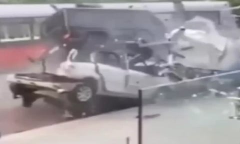 உண்மை எது: இந்தியாவில் நடைபெற்றதாக கூறப்படும் கார் விபத்து