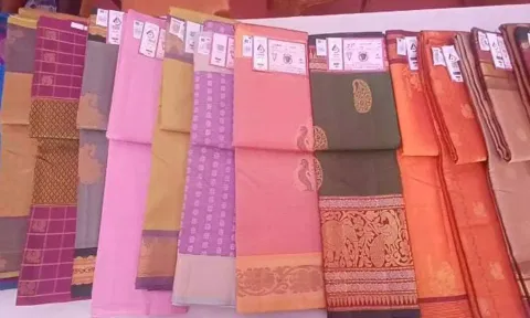 காஞ்சிபுரத்தில் பறிமுதல் செய்யப்பட்ட போலி பட்டுக்களின் பரிசோதனை முடிவை வெளியிடாதது ஏன்? நெசவாளர்கள் கேள்வி