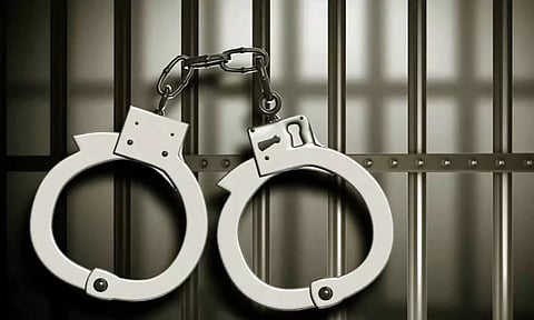 எரிசாராயம் கடத்தி வந்து தமிழகம், கேரளா முழுவதும் விற்ற 18 பேர் கும்பல் கைது