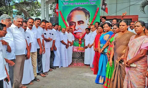 விழாவில் கலந்து கொண்டவர்களின் காட்சி.