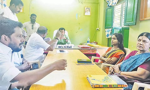 அமைதி பேச்சுவார்த்தை நடந்தது.