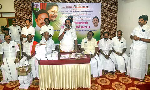 கூட்டத்தில் முன்னாள் அமைச்சர் காமராஜ் எம்.எல்.ஏ. பேசினார்.