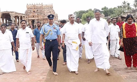 உலக அதிசய பட்டியலில் தஞ்சை பெரிய கோவில் இடம் பெற வேண்டும்- நாகலாந்து மாநில கவர்னர் இல.கணேசன்