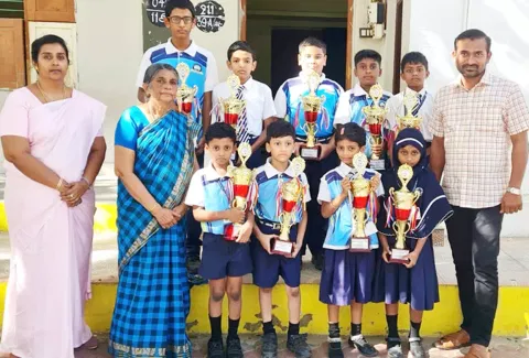 கீழக்கரை இஸ்லாமியா பள்ளி மாணவர்கள் சாதனை
