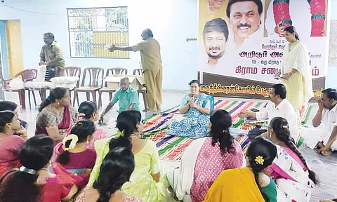 வைத்தீஸ்வரன்கோயிலில் கிராமசபை கூட்டம் நடந்தது.